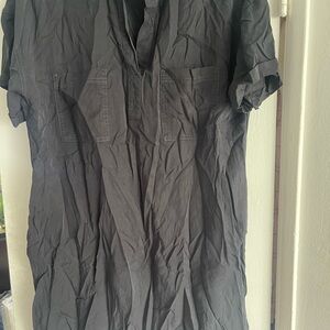 Universal Thread Charcoal Short Sleeve Top